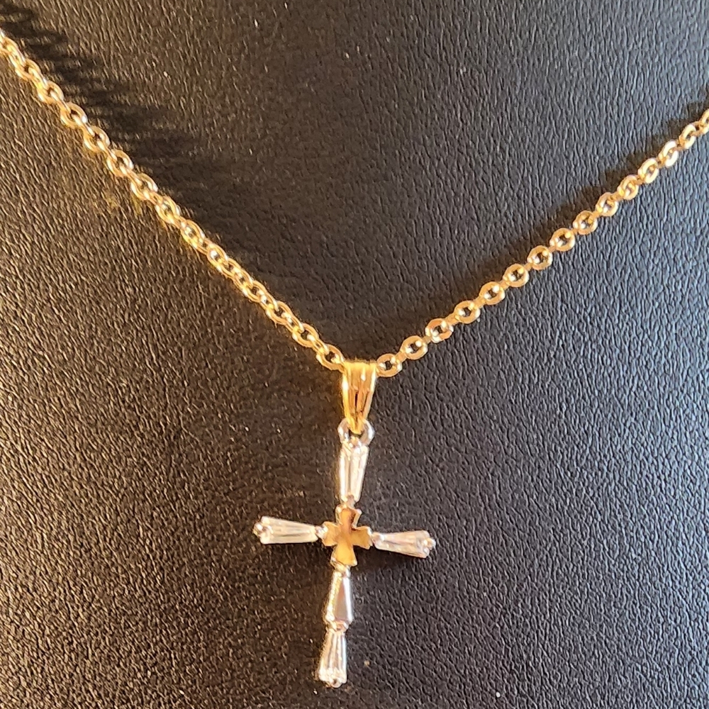 Avon Goldtone Cross Necklace with Baguette Crystals EUC - Picture 3 of 5
